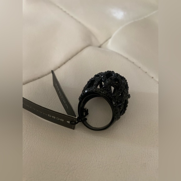 NWT BCBG RING size 8 - Picture 2 of 4